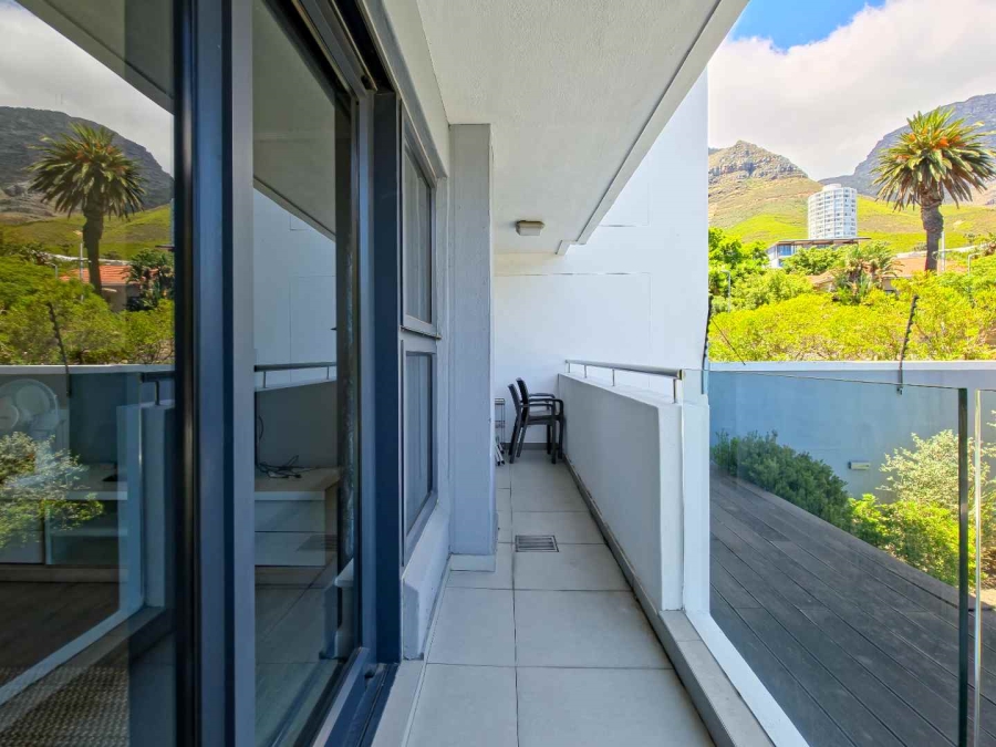 2 Bedroom Property for Sale in Vredehoek Western Cape